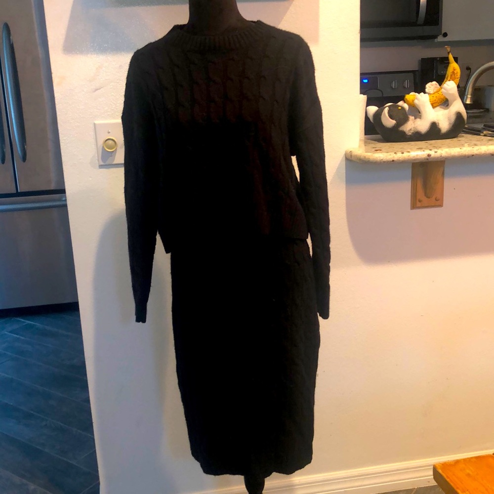 Knit sweater top & skirt combo
